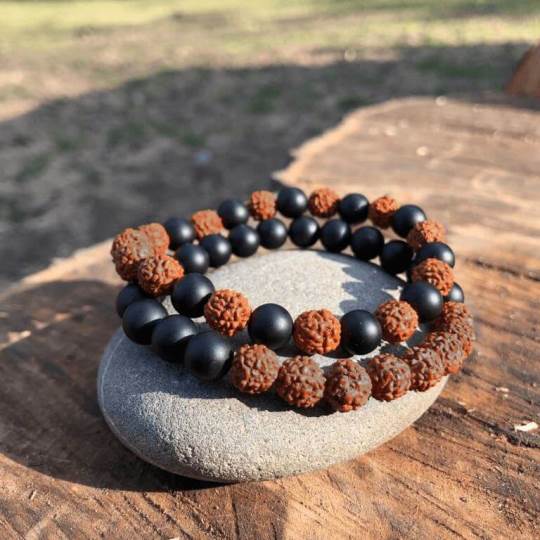Minerální náramky onyx, rudraksha - SKLÍPKANI